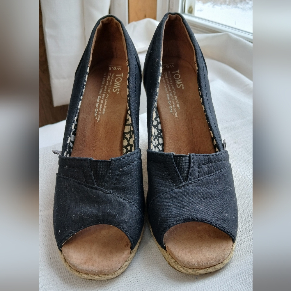TOMS wedge shoes